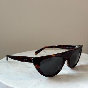 Celine CL40228I flat top sunglasses